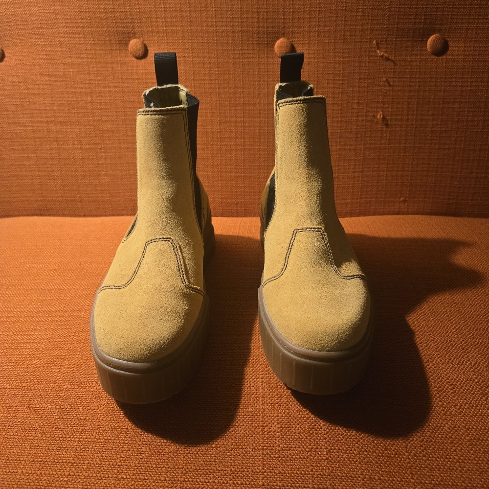 Puma Suede Platform Chelsea Boots